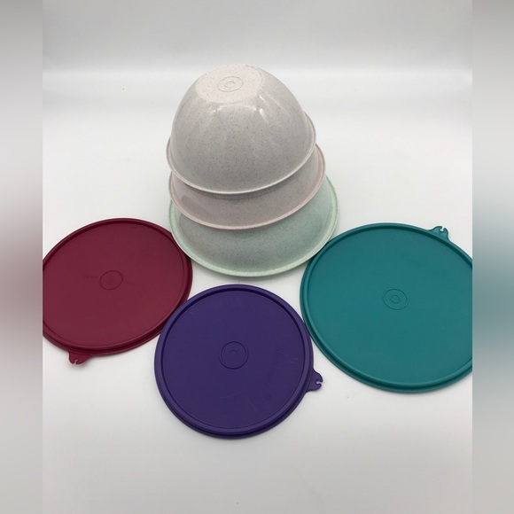 Tupperware set of 3 bowls with lid # 229, 228, 227 - Picture 3 of 6